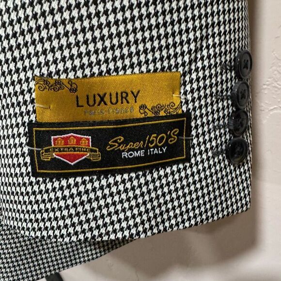 Luxury Paris-France 3 piece Houndstooth Suit - Picture 13 of 16